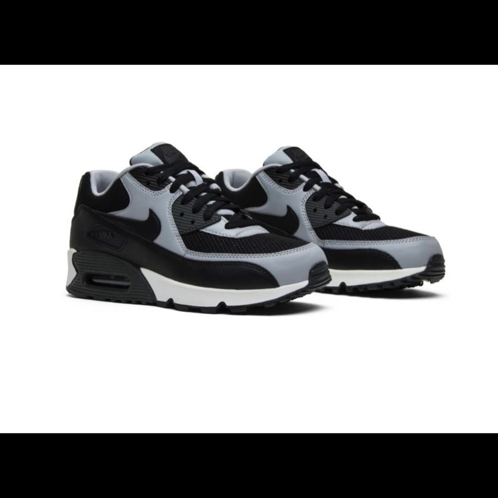 Nike Air Max 90 Essential “Wolf Grey”